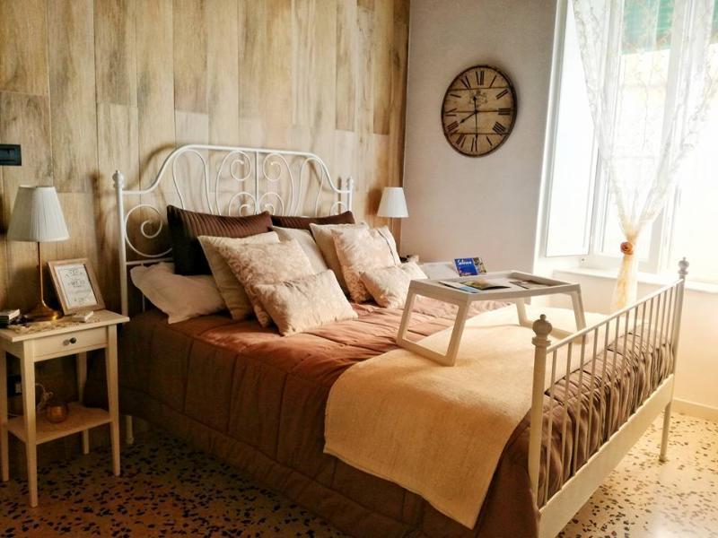 Elegant B&B - Il Vicolo Storico Salerno Exterior photo