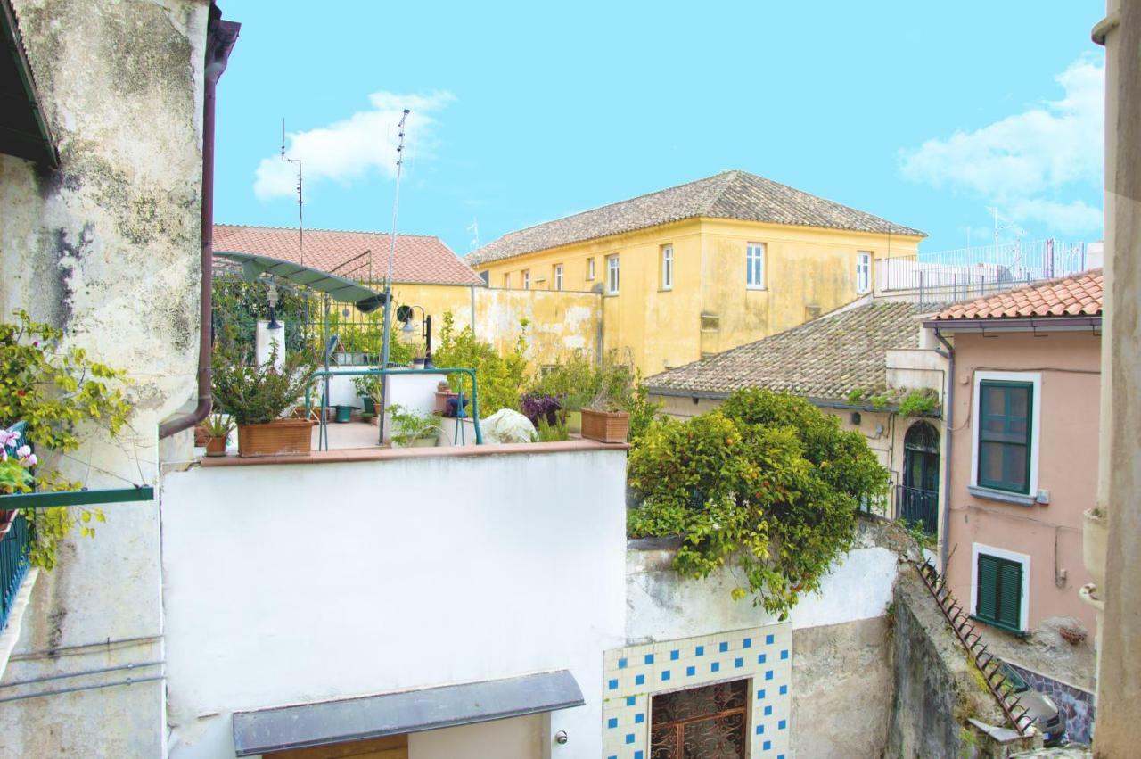 Elegant B&B - Il Vicolo Storico Salerno Exterior photo