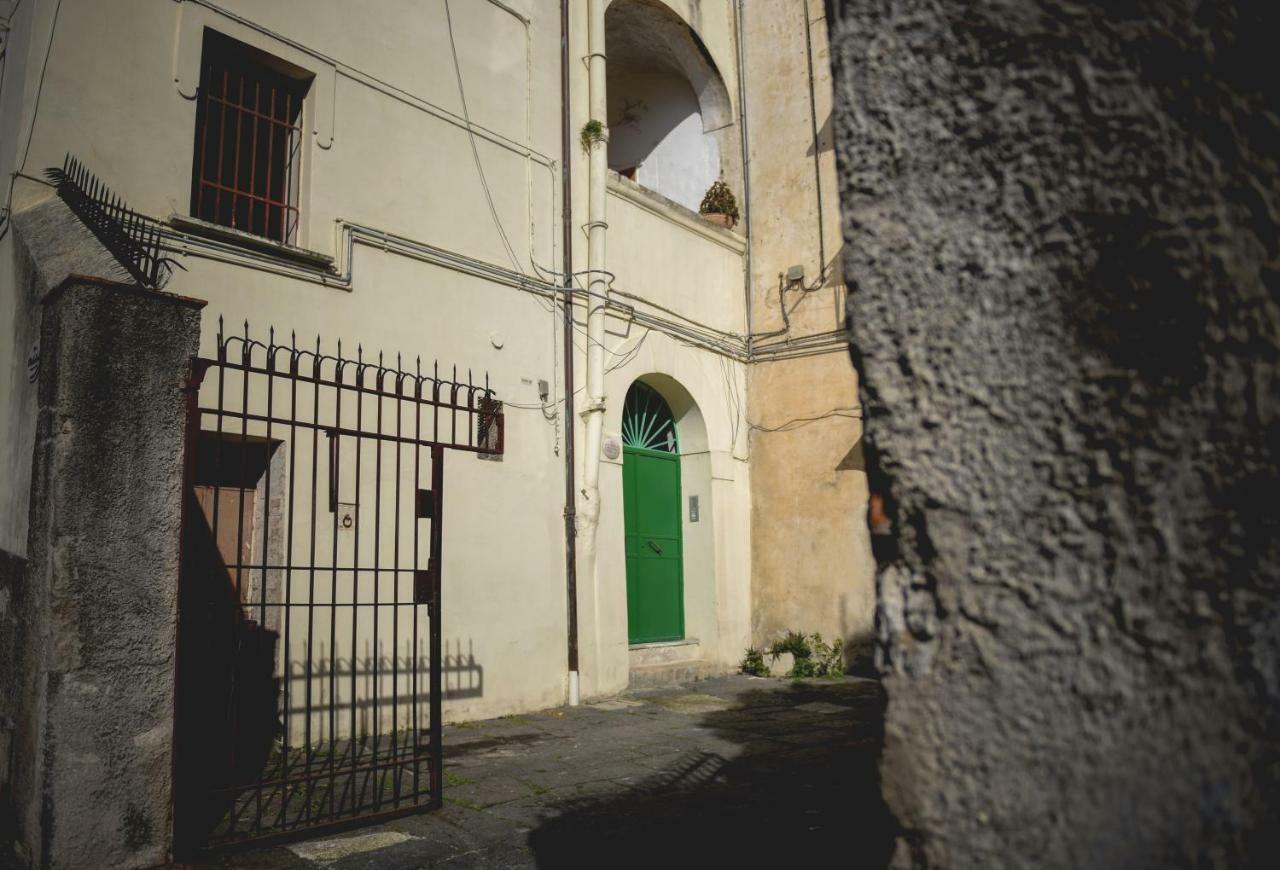 Elegant B&B - Il Vicolo Storico Salerno Exterior photo