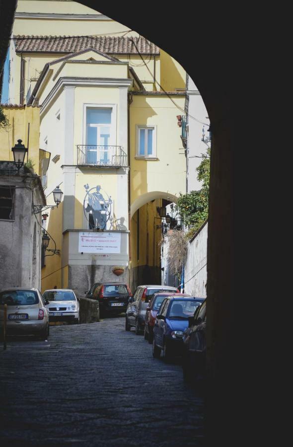 Elegant B&B - Il Vicolo Storico Salerno Exterior photo